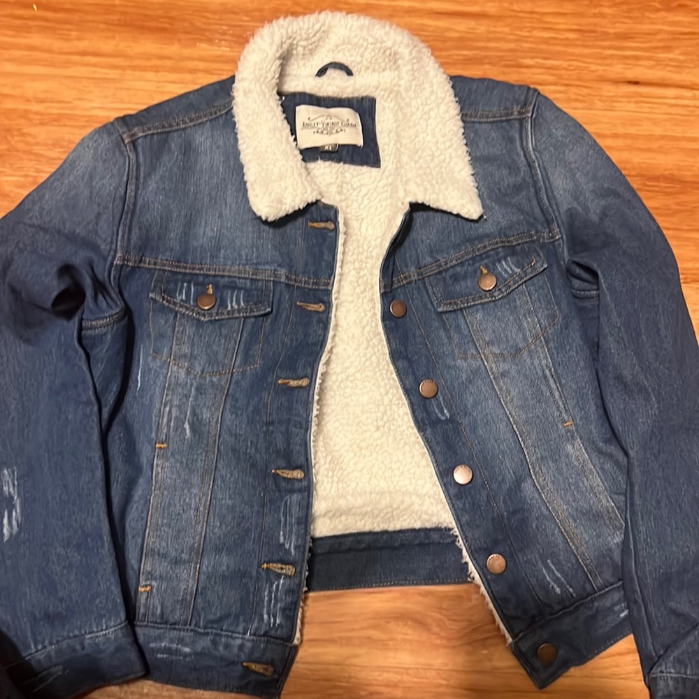Ashley vintage charm xl Jean jacket with white interior barely used